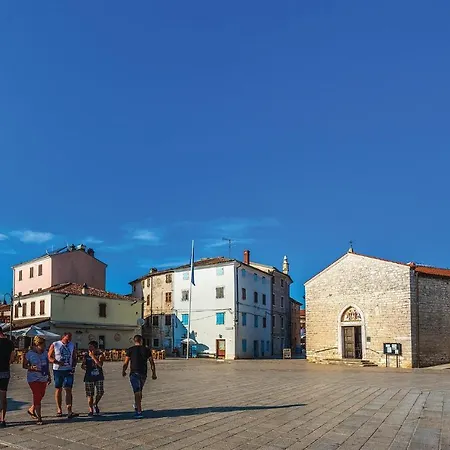 Nyaraló Nice In Valbandon With 2 Bedrooms, Jacuzzi And Wifi